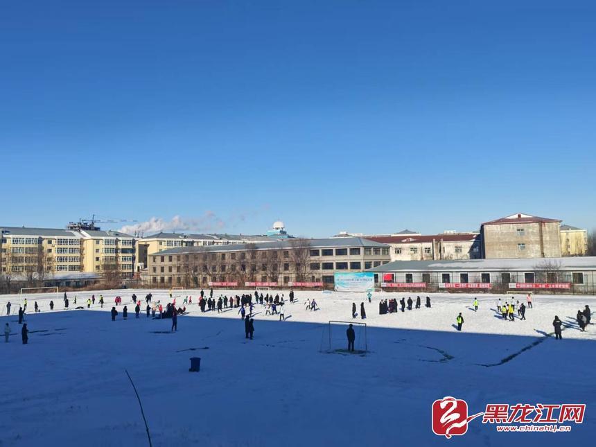 37 支队伍 450 余名小将！佳木斯青少年雪地足球赛燃爆冰雪赛场