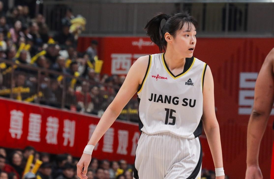 开云体育下载管理-3大数据前3！女篮25岁2米王牌闪耀：力压女奥尼尔，宫鲁鸣召她？
