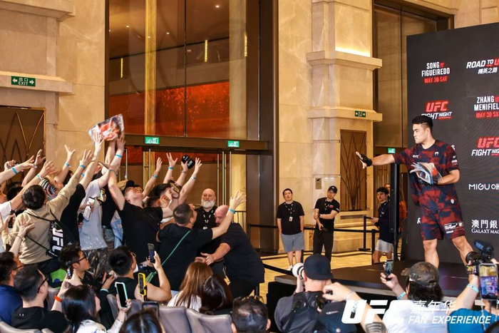 开云体育下载部门-“拳”力撬动!UFC如何成为澳门“体育之城”的新引擎|格斗|娱乐|UFC格斗之夜|MMA|石铭_新浪体育_新浪新闻